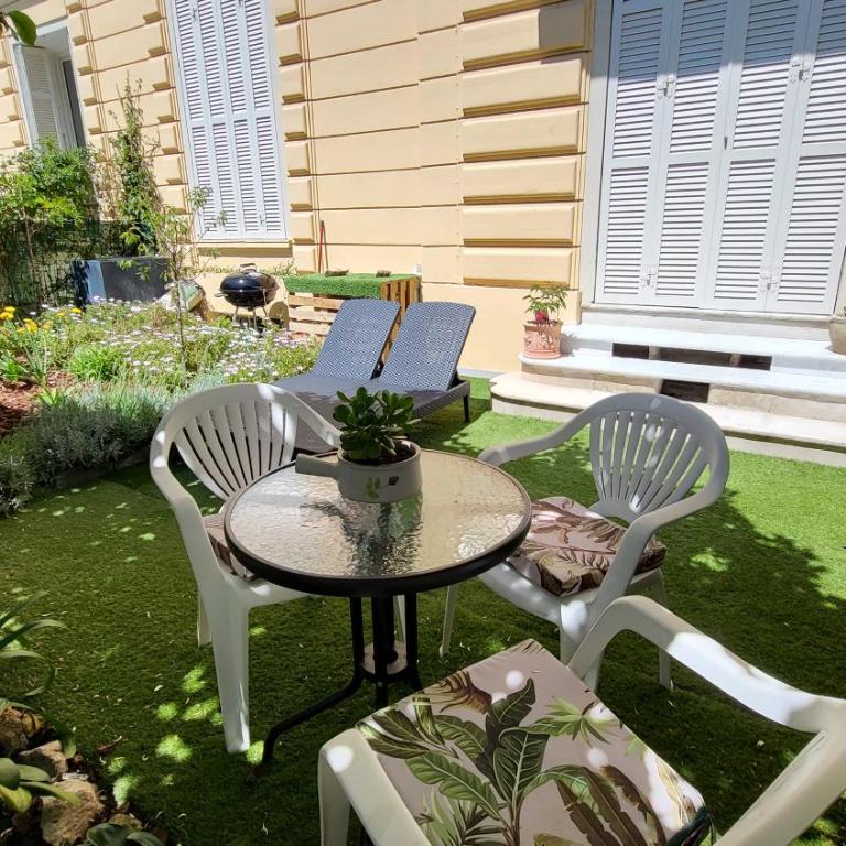Super Flat, Garden. Bnbrickeys - Two-Bedroom Apartment - 6