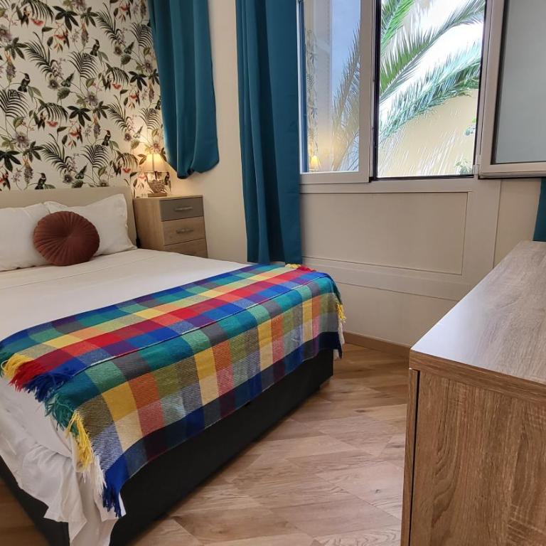 Super Flat, Garden. Bnbrickeys - Two-Bedroom Apartment - 4