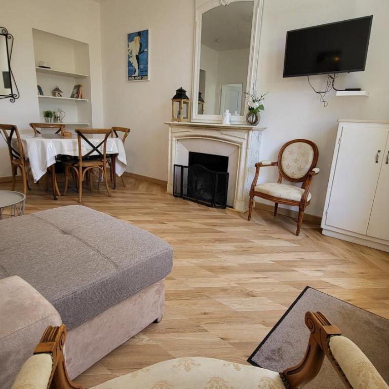 Super Flat, Garden. Bnbrickeys - Two-Bedroom Apartment - 15