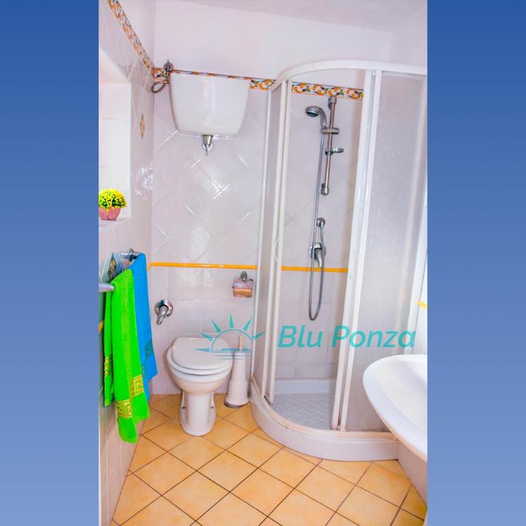 BluPonza - 5 posti in zona Mare - App Parigi - Appartamento con 2 Camere da Letto - 5