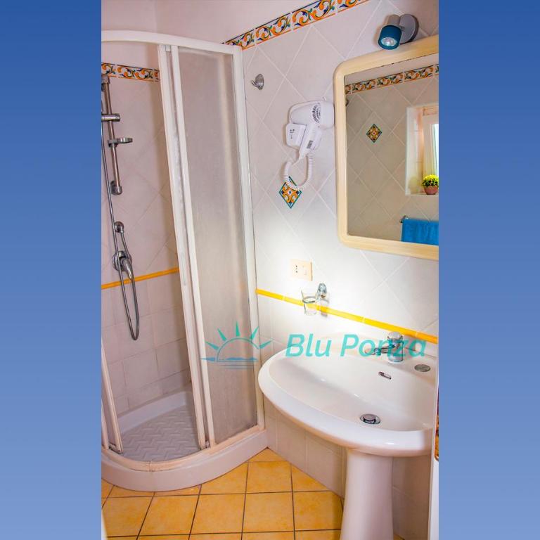 BluPonza - 5 posti in zona Mare - App Parigi - Appartamento con 2 Camere da Letto - 6