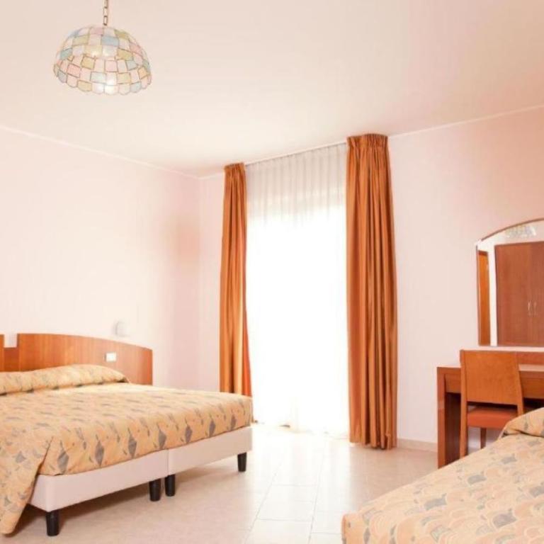 Hotel Meridiano - Triple Room with Sea View - 2