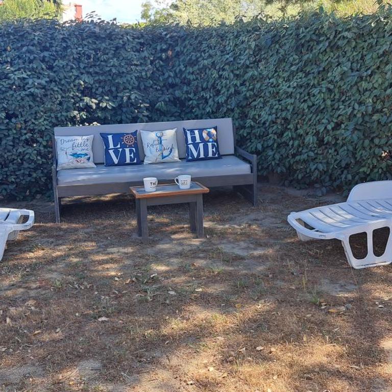 libre du 21 juin au 4 juillet venez prendre la fraîcheur en bord de lac et plage de Barcarès à 800m cabane rénovée 8 couchages possibles - Haus mit 3 Schlafzimmern - 73