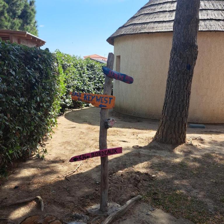 libre du 21 juin au 4 juillet venez prendre la fraîcheur en bord de lac et plage de Barcarès à 800m cabane rénovée 8 couchages possibles - Haus mit 3 Schlafzimmern - 57