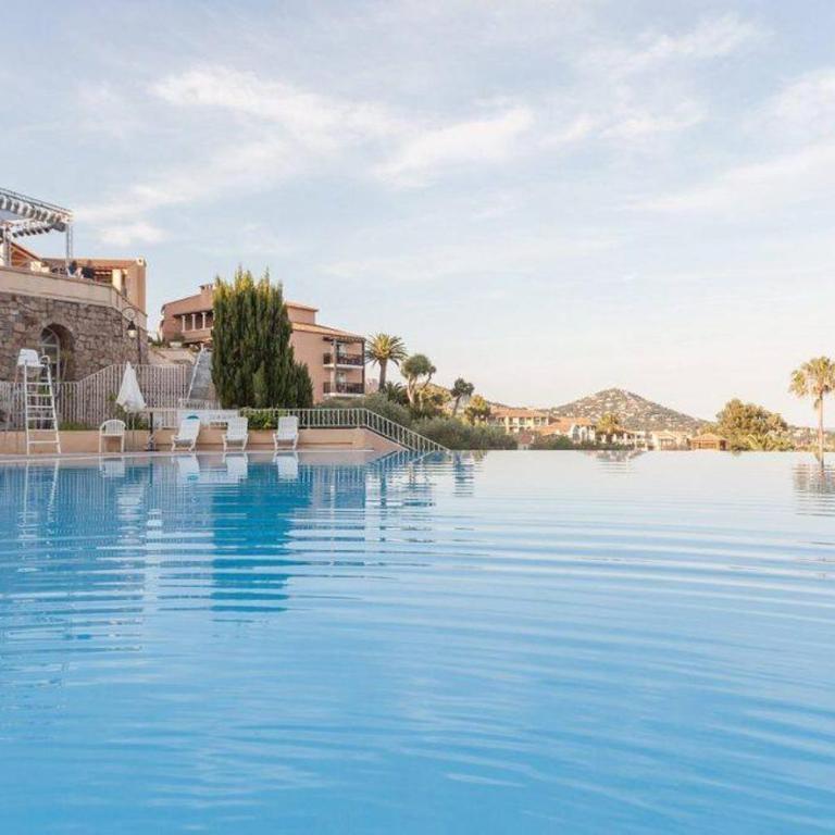 Dans un cadre d'exception, Vue mer panoramique à Agay Côte d'Azur, Village Vacances Cap Esterel, 2 chambres, avec jardin, golf, climatisation, Wifi, 5 piscines - Appartement - Vue sur Mer - 8