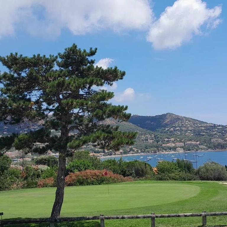 Dans un cadre d'exception, Vue mer panoramique à Agay Côte d'Azur, Village Vacances Cap Esterel, 2 chambres, avec jardin, golf, climatisation, Wifi, 5 piscines - Appartement - Vue sur Mer - 39