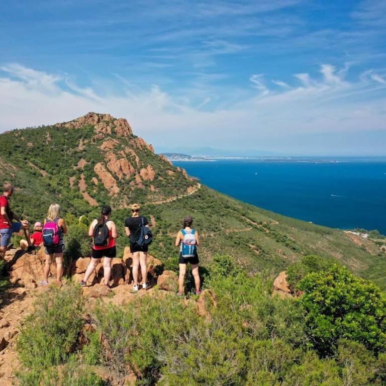 Dans un cadre d'exception, Vue mer panoramique à Agay Côte d'Azur, Village Vacances Cap Esterel, 2 chambres, avec jardin, golf, climatisation, Wifi, 5 piscines - Appartement - Vue sur Mer - 37