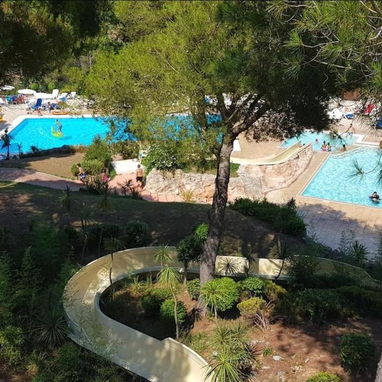 Dans un cadre d'exception, Vue mer panoramique à Agay Côte d'Azur, Village Vacances Cap Esterel, 2 chambres, avec jardin, golf, climatisation, Wifi, 5 piscines - Appartement - Vue sur Mer - 48
