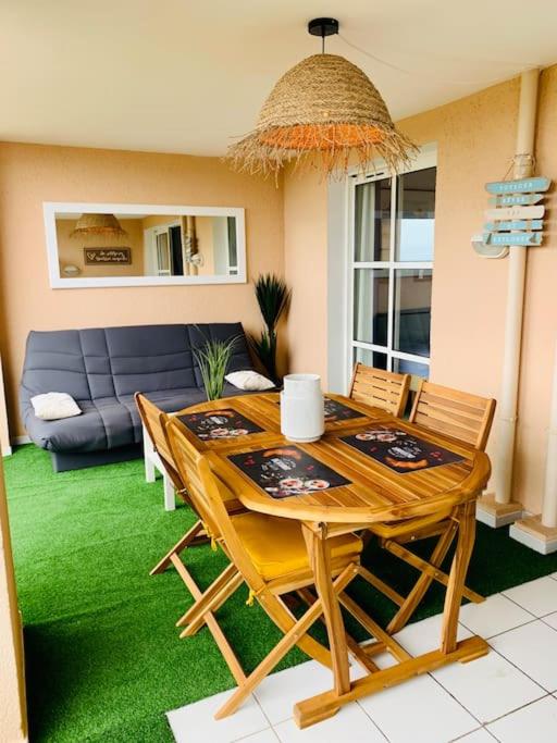 Dans un cadre d'exception, Vue mer panoramique à Agay Côte d'Azur, Village Vacances Cap Esterel, 2 chambres, avec jardin, golf, climatisation, Wifi, 5 piscines - Appartement - Vue sur Mer - 20
