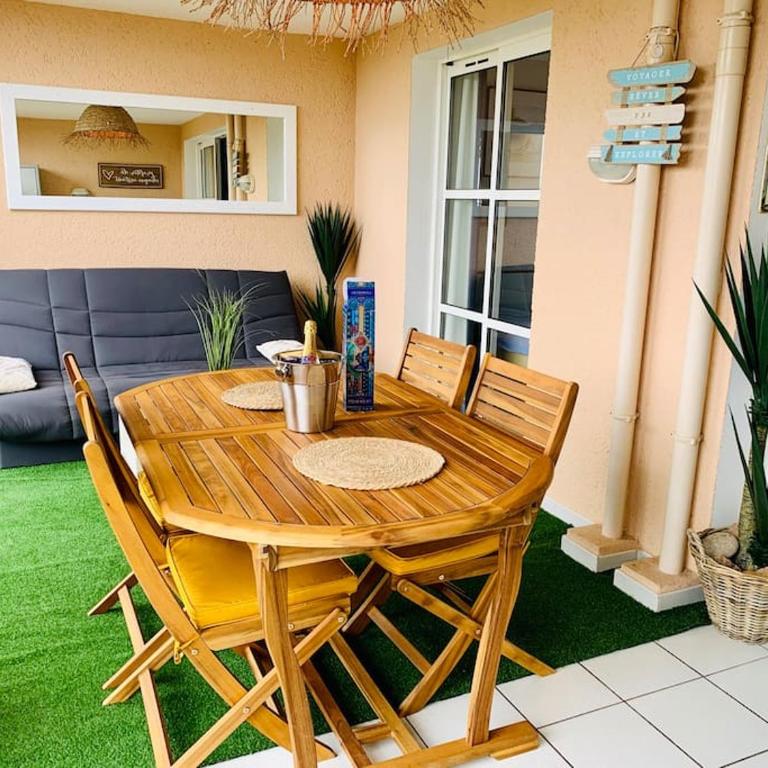 Dans un cadre d'exception, Vue mer panoramique à Agay Côte d'Azur, Village Vacances Cap Esterel, 2 chambres, avec jardin, golf, climatisation, Wifi, 5 piscines - Appartement - Vue sur Mer - 21