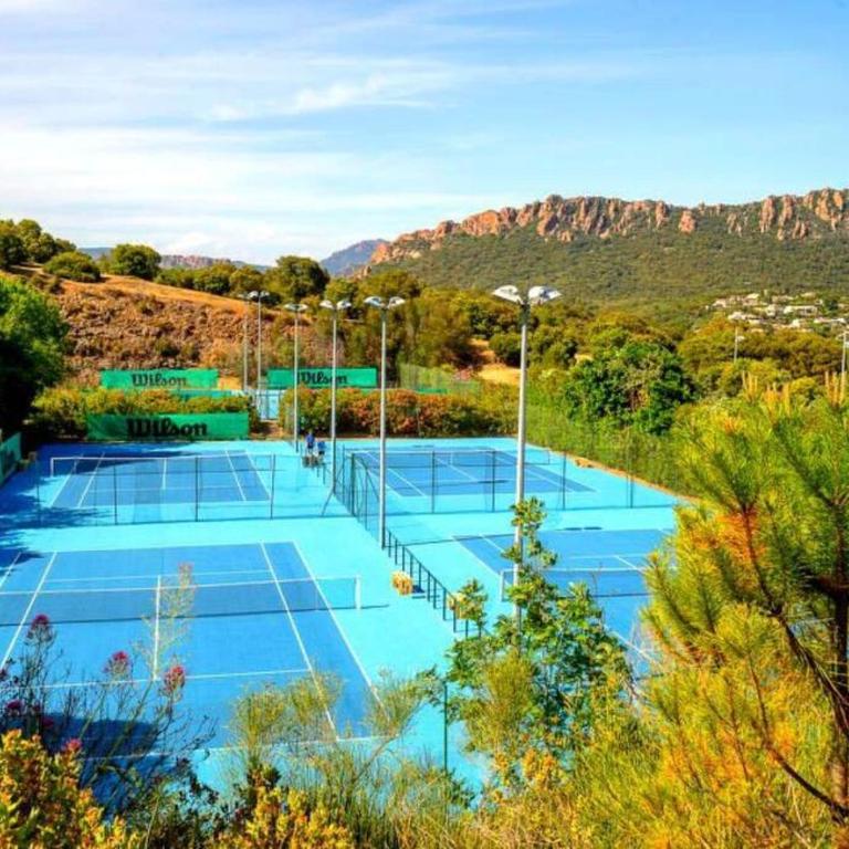 Dans un cadre d'exception, Vue mer panoramique à Agay Côte d'Azur, Village Vacances Cap Esterel, 2 chambres, avec jardin, golf, climatisation, Wifi, 5 piscines - Appartement - Vue sur Mer - 41