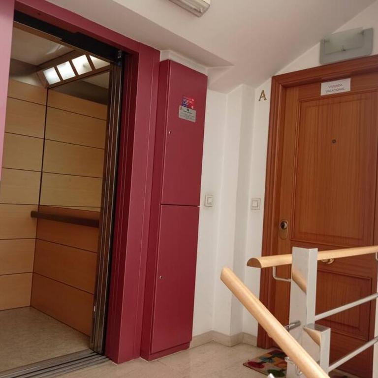 Ático céntrico con terraza y vistas al mar - Two-Bedroom Apartment - 24