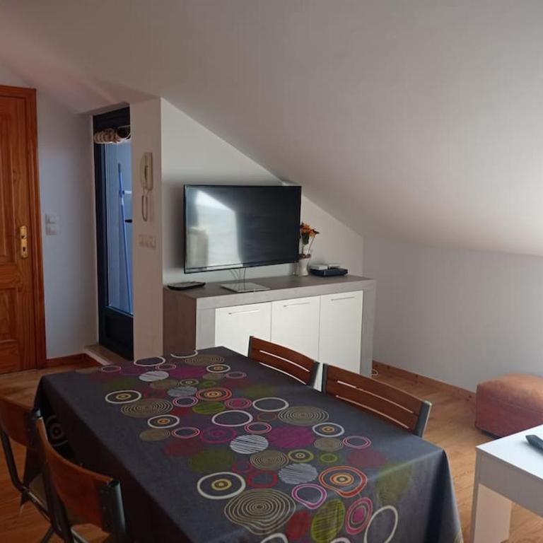 Ático céntrico con terraza y vistas al mar - Two-Bedroom Apartment - 2