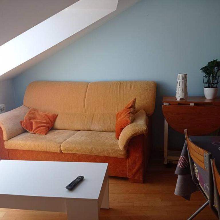 Ático céntrico con terraza y vistas al mar - Two-Bedroom Apartment - 5