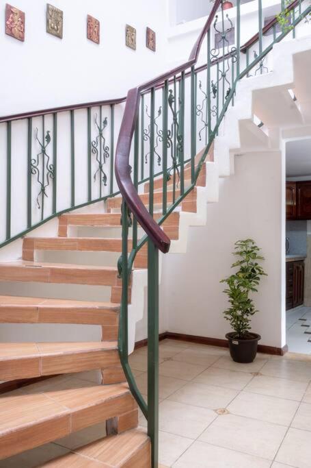 Cozy & Spacious House-Near the Centro - Villa - 2