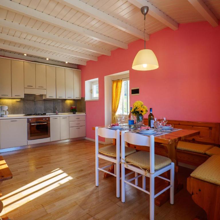 Casa del Sole - Appartamento con Terrazza e Vista Piscina - 16