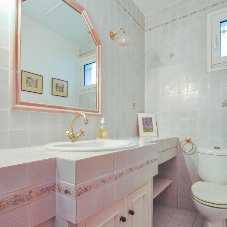 Lovely Home In Mandelieu-La-Napoule - Maison de Vacances 5 Chambres - 40