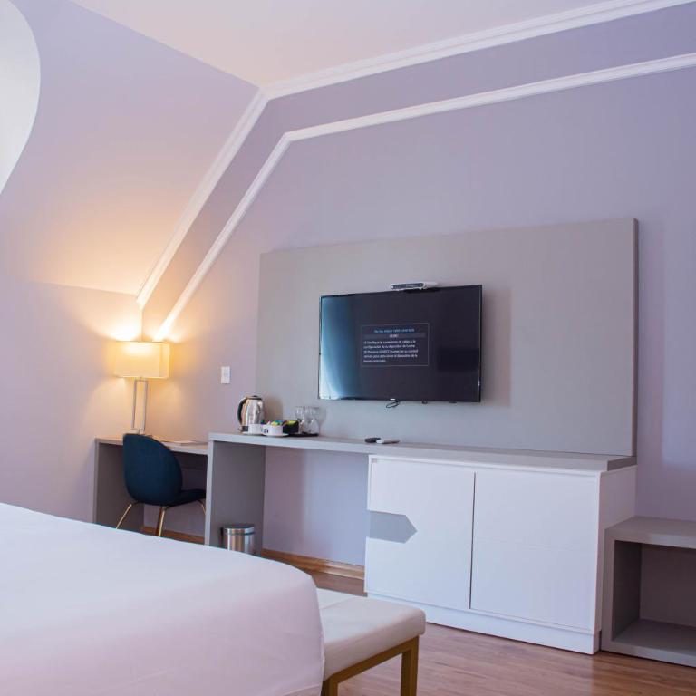 Bisinii Boutique Hotel - Deluxe King Room - 9