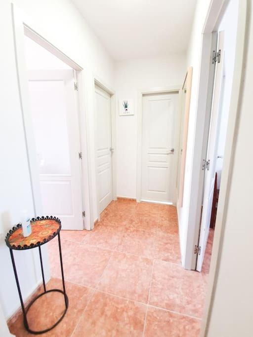 Piscina & Wifi. SUNNY apartement, swimming pool. - One-Bedroom Apartment - 17