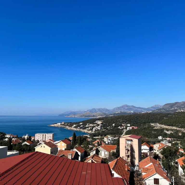 House with pool and sea view - Apartman - 23