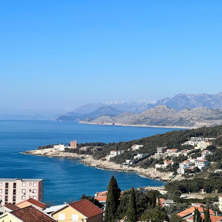 House with pool and sea view - Apartman - 1