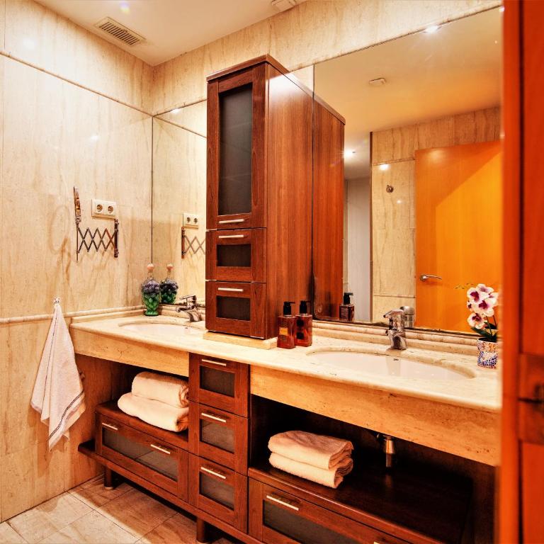 Penthouse Duplex in a 4 floors spanish house -8 min to center by Metro - Penthouse Apartment - 91