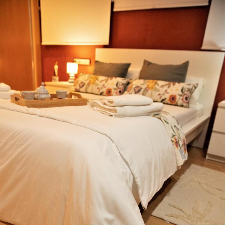 Penthouse Duplex in a 4 floors spanish house -8 min to center by Metro - Penthouse Apartment - 94