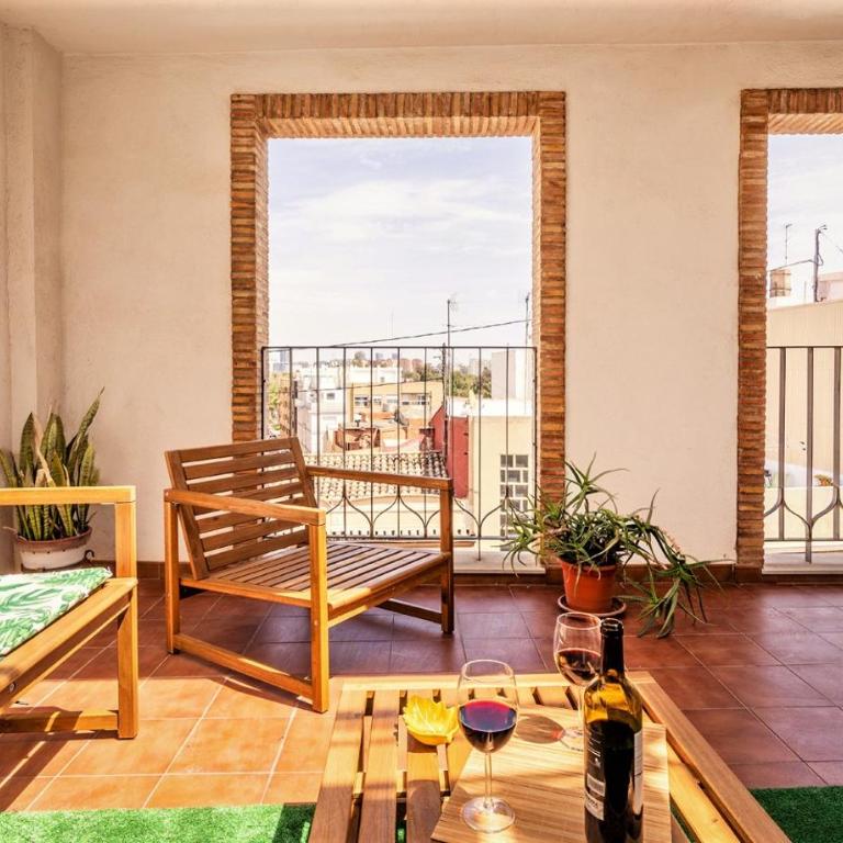 Penthouse Duplex in a 4 floors spanish house -8 min to center by Metro - Penthouse Apartment - 98