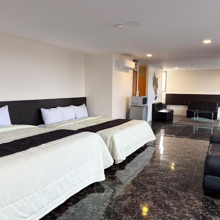 Puebla Inn Express - Suite Doble Deluxe - Cama grande - 2