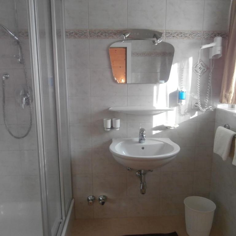 Gästehaus Hochmuth - Apartment mit 3 Schlafzimmern und Balkon - 6