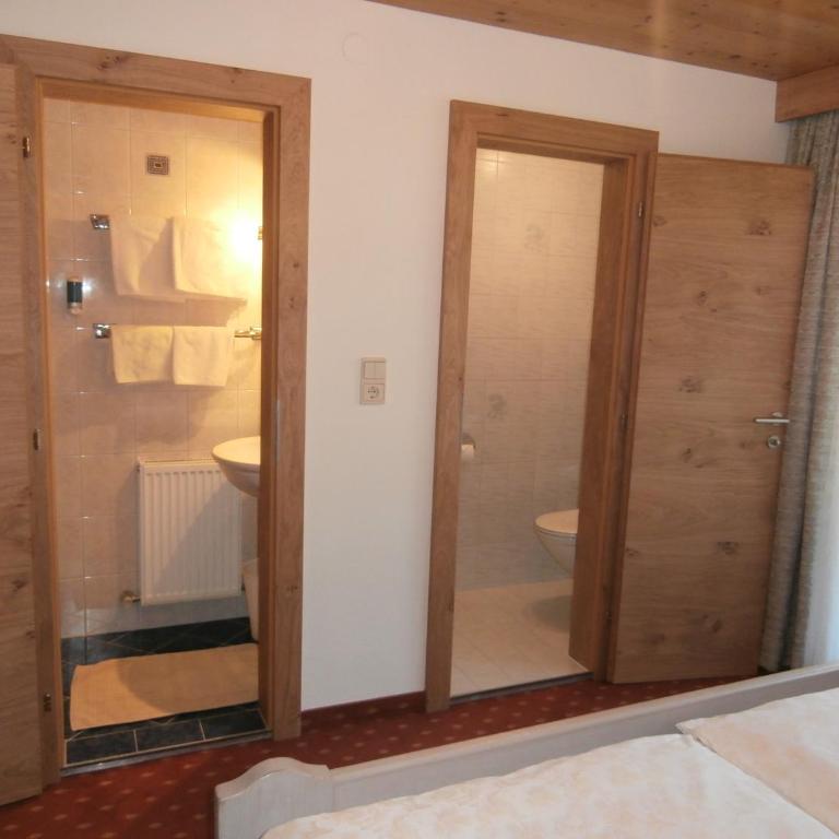 Gästehaus Hochmuth - Superior Apartment mit 2 Schlafzimmern und Balkon - 2