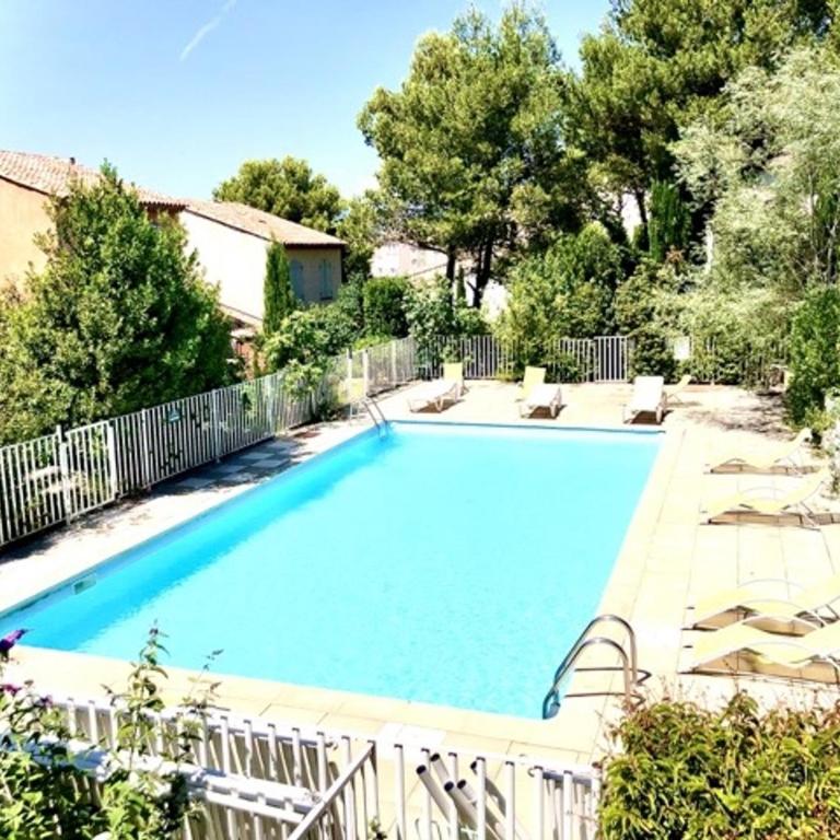 Maison Calme 6 Pers. au Golf Pont Royal - Piscine, Terrasse, Parking, Clim, Fibre - 13370 Mallemort - FR-1-658-24 - Maison de Vacances - 2