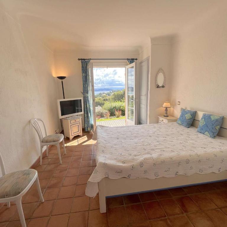 Villa spacieuse avec piscine et vue mer à Cavalaire - FR-1-226B-147 - Villa - 11