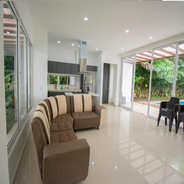 Casa blanca, casa campestre Restrepo - Villa with Private Pool - 8