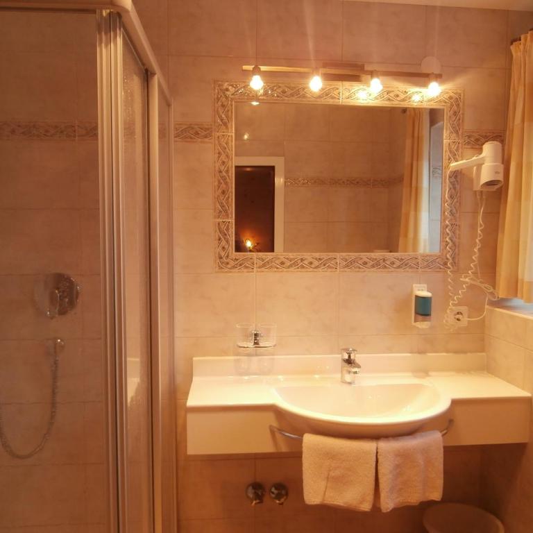 Gästehaus Hochmuth - Superior Apartment mit 1 Schlafzimmer und Balkon - 3