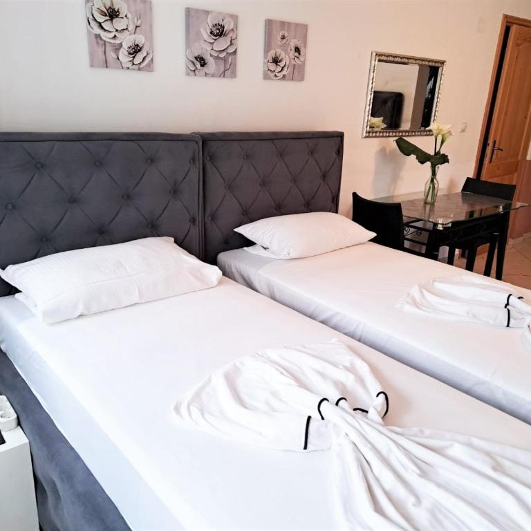 Montenegro Smile - One-Bedroom Apartment with Garden View - 5