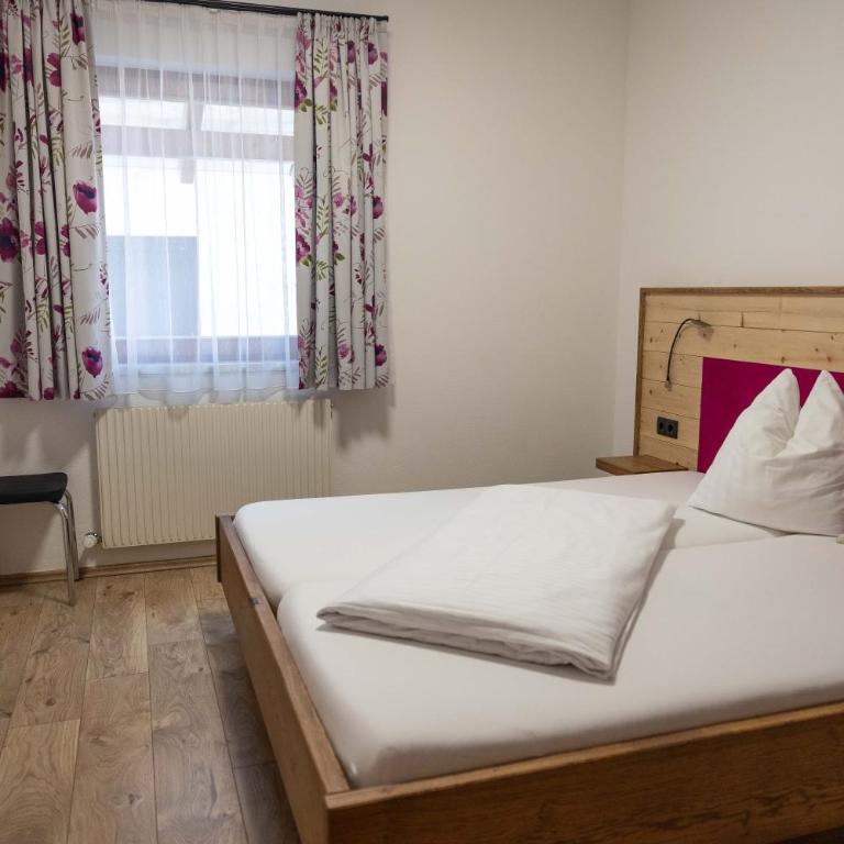 Ferienhaus Helmuth Oberreiter - Basic Dreibettzimmer - 3