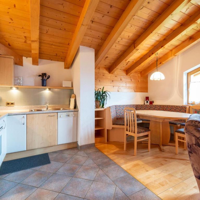 Chalet in Gattererberg near Ski Slopes - Apartment mit 3 Schlafzimmern - 2