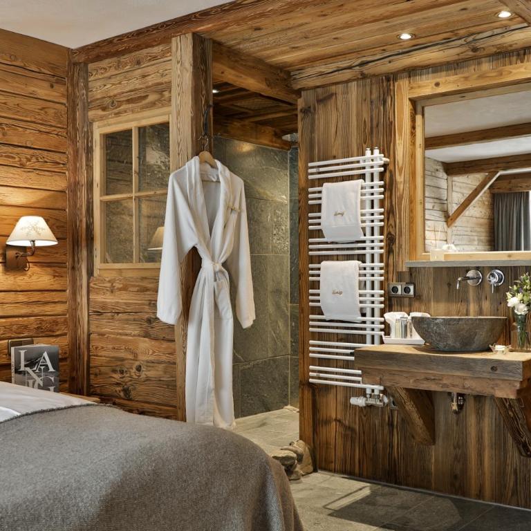 LANIG Hotel Resort&Spa - Wellness und Feinschmeckerhotel - family owned and managed - Doppelzimmer mit Bergblick - 1