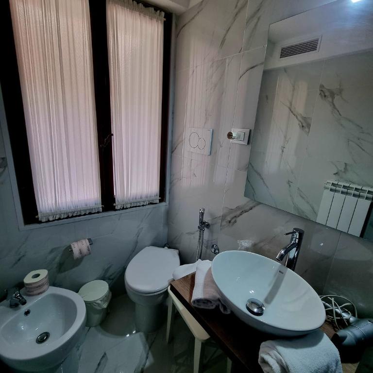 Albergo Casa Peron - Double or Twin Room with Internal Private Bathroom - 18