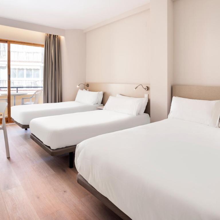 Hotel Andalucía - Habitación Familiar con balcón - 2