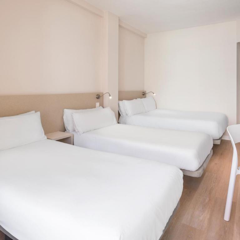 Hotel Andalucía - Habitación Familiar con balcón - 5