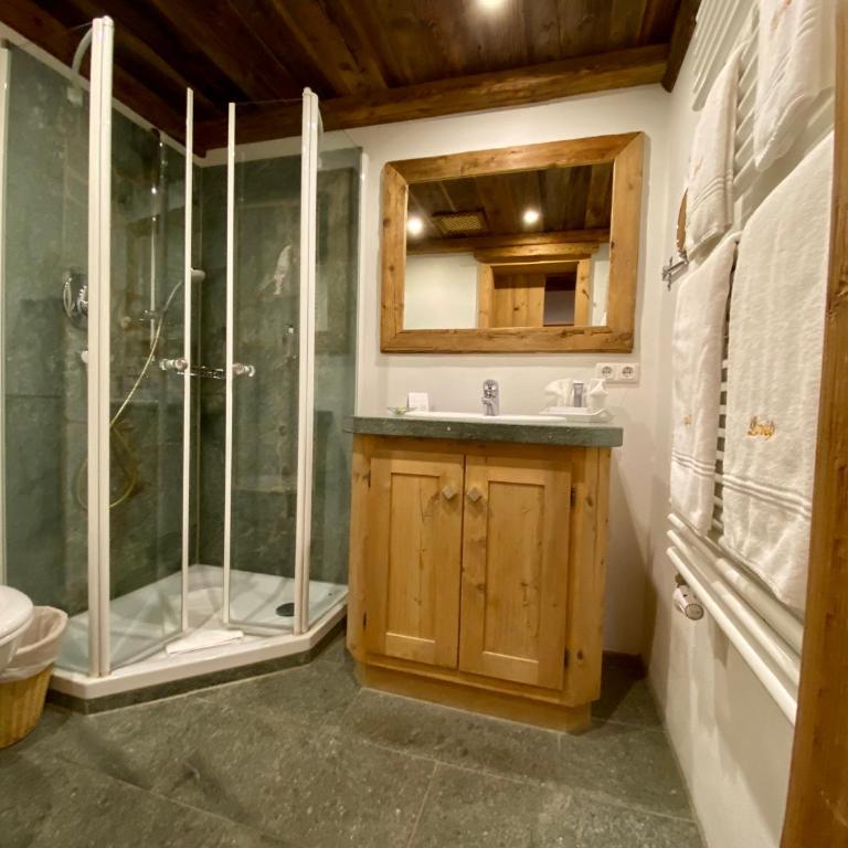 LANIG Hotel Resort&Spa - Wellness und Feinschmeckerhotel - family owned and managed - Doppelzimmer mit Bergblick - 3