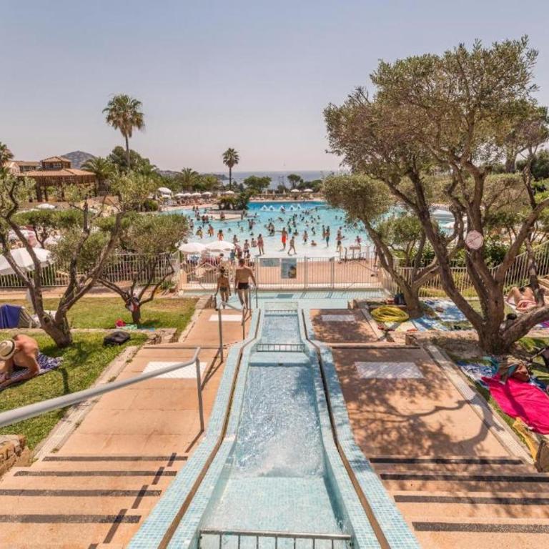 Dans un cadre d'exception, Vue mer panoramique à Agay Côte d'Azur, Village Vacances Cap Esterel, 2 chambres, avec jardin, golf, climatisation, Wifi, 5 piscines - Appartement - Vue sur Mer - 63