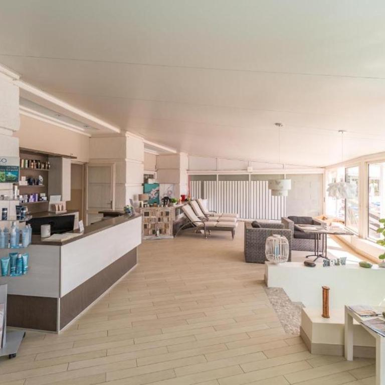Dans un cadre d'exception, Vue mer panoramique à Agay Côte d'Azur, Village Vacances Cap Esterel, 2 chambres, avec jardin, golf, climatisation, Wifi, 5 piscines - Appartement - Vue sur Mer - 62
