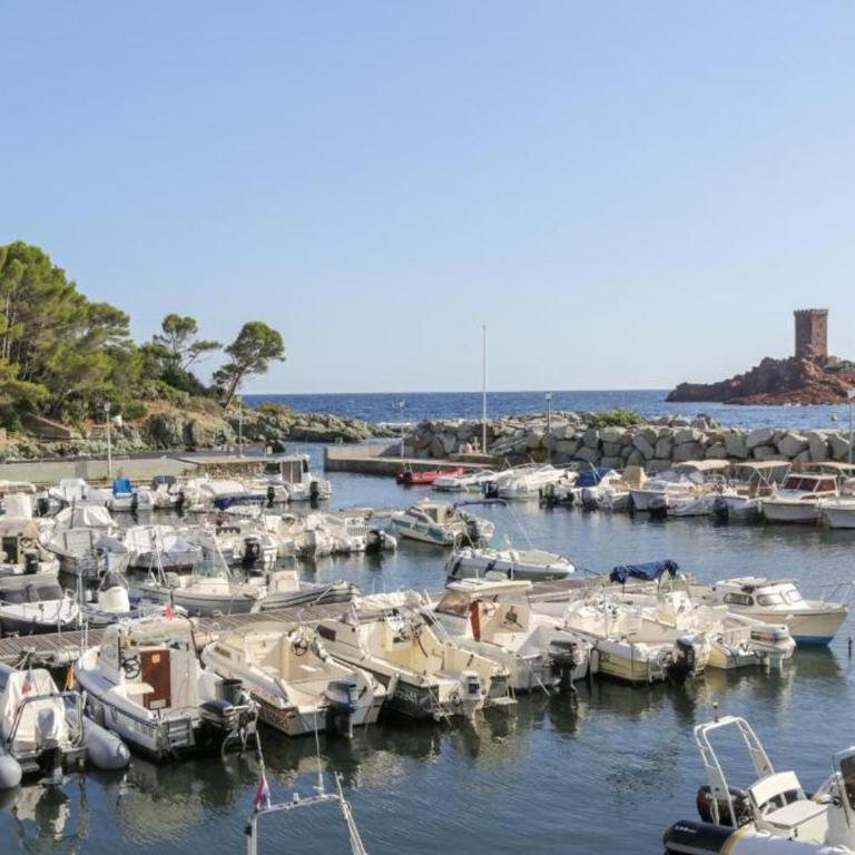 Dans un cadre d'exception, Vue mer panoramique à Agay Côte d'Azur, Village Vacances Cap Esterel, 2 chambres, avec jardin, golf, climatisation, Wifi, 5 piscines - Appartement - Vue sur Mer - 64