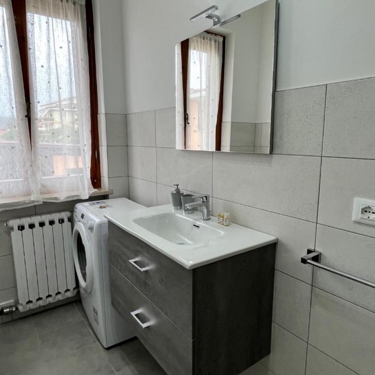 Casa Girasole - Appartamento con 2 Camere da Letto - 7