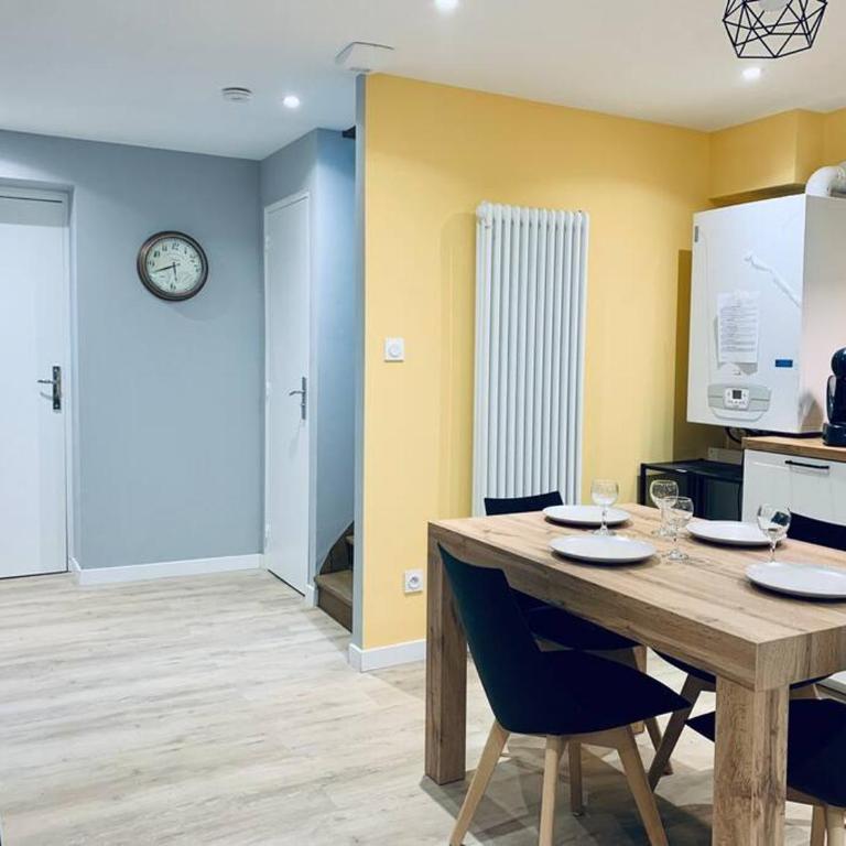 Le Mimosa, Maison-Jardin dans Rennes- 2 chambres - Appartamento con 2 Camere da Letto - 5