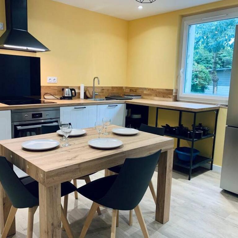 Le Mimosa, Maison-Jardin dans Rennes- 2 chambres - Appartamento con 2 Camere da Letto - 4