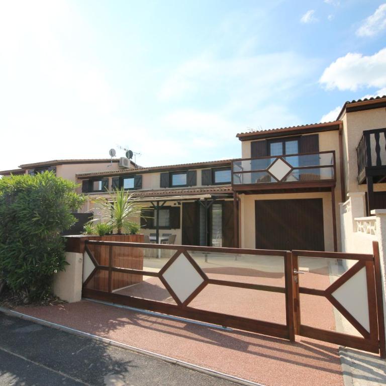 Agréable Maison clôturée climatisée DOMAINE TAMARIS, 3 chambres, 6 couchages, Wifi, Accès piscines payant, PORTIRAGNES PLAGE LRTAMV12 - Maison 3 Chambres - 1
